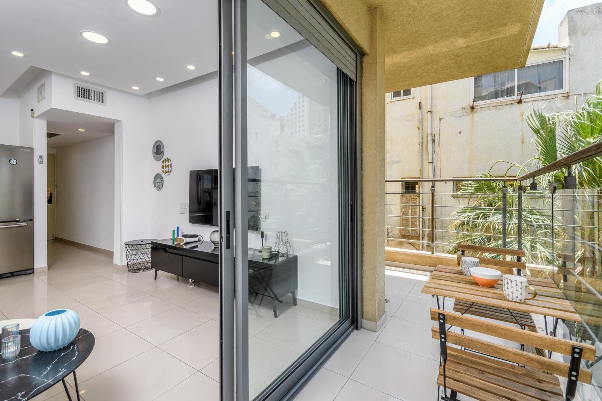 Very Nice 1 Bdr Apartment 2 Min From The Beach ! 特拉维夫 外观 照片